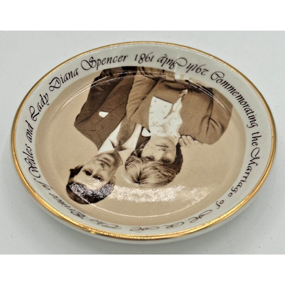 Vintage Commemorative Prince Charles Lady Diana Royal Wedding Trinket Dish U195 - Picture 3 of 4